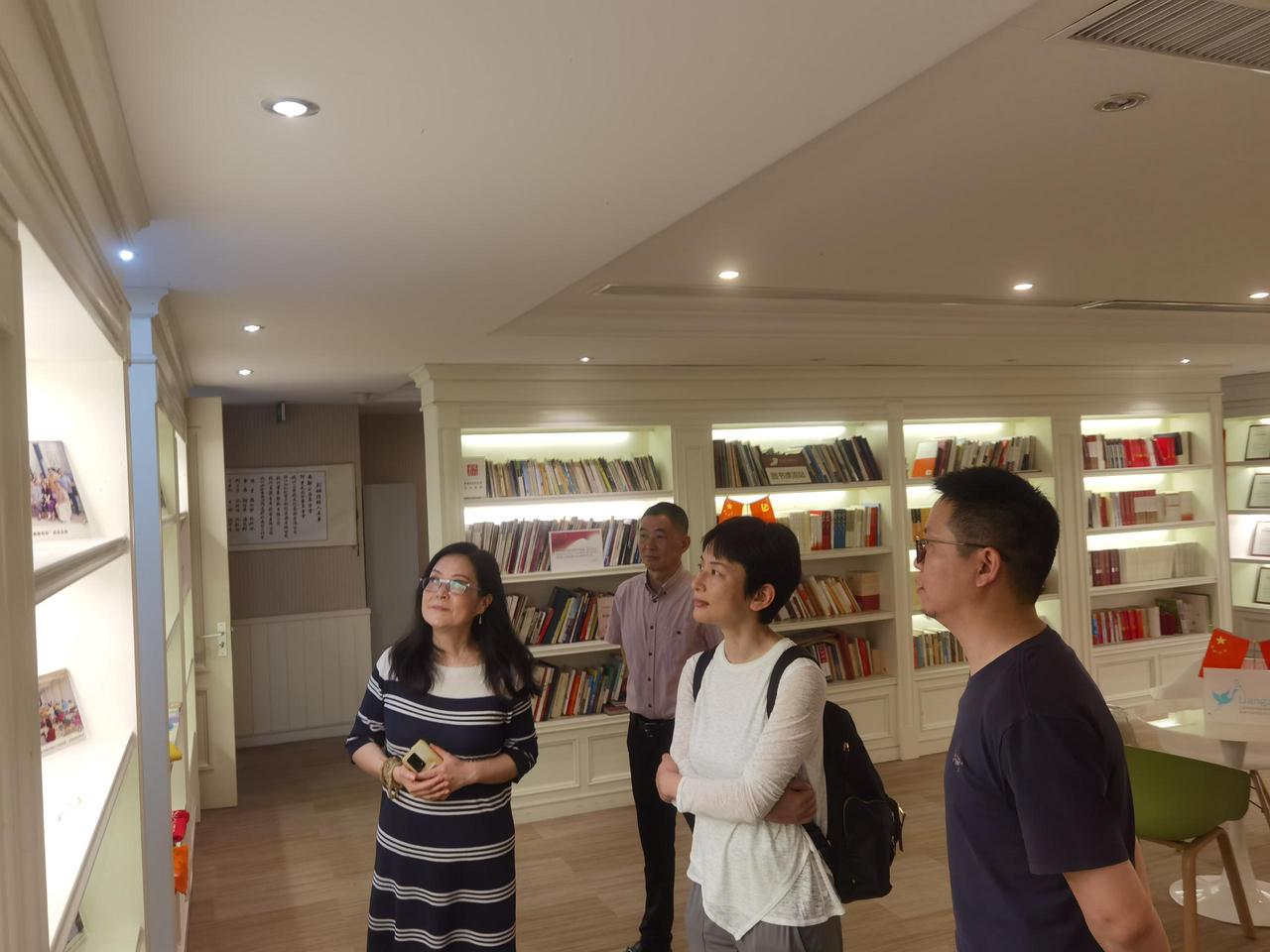 d411a672-06ef-483c-8be6-f963983c5cea d411a672-06ef-483c-8be6-f963983c5cea